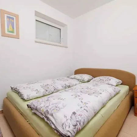 In 45905 Apartman *