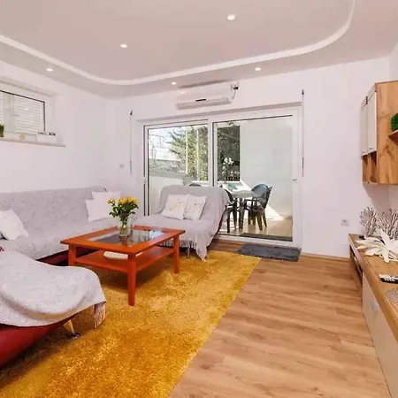 Apartment In 45905