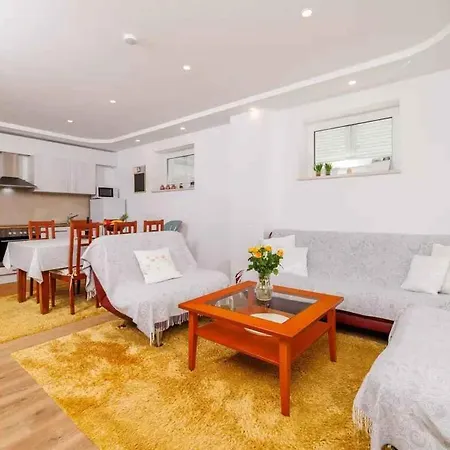 In 45905 Apartment Crikvenica